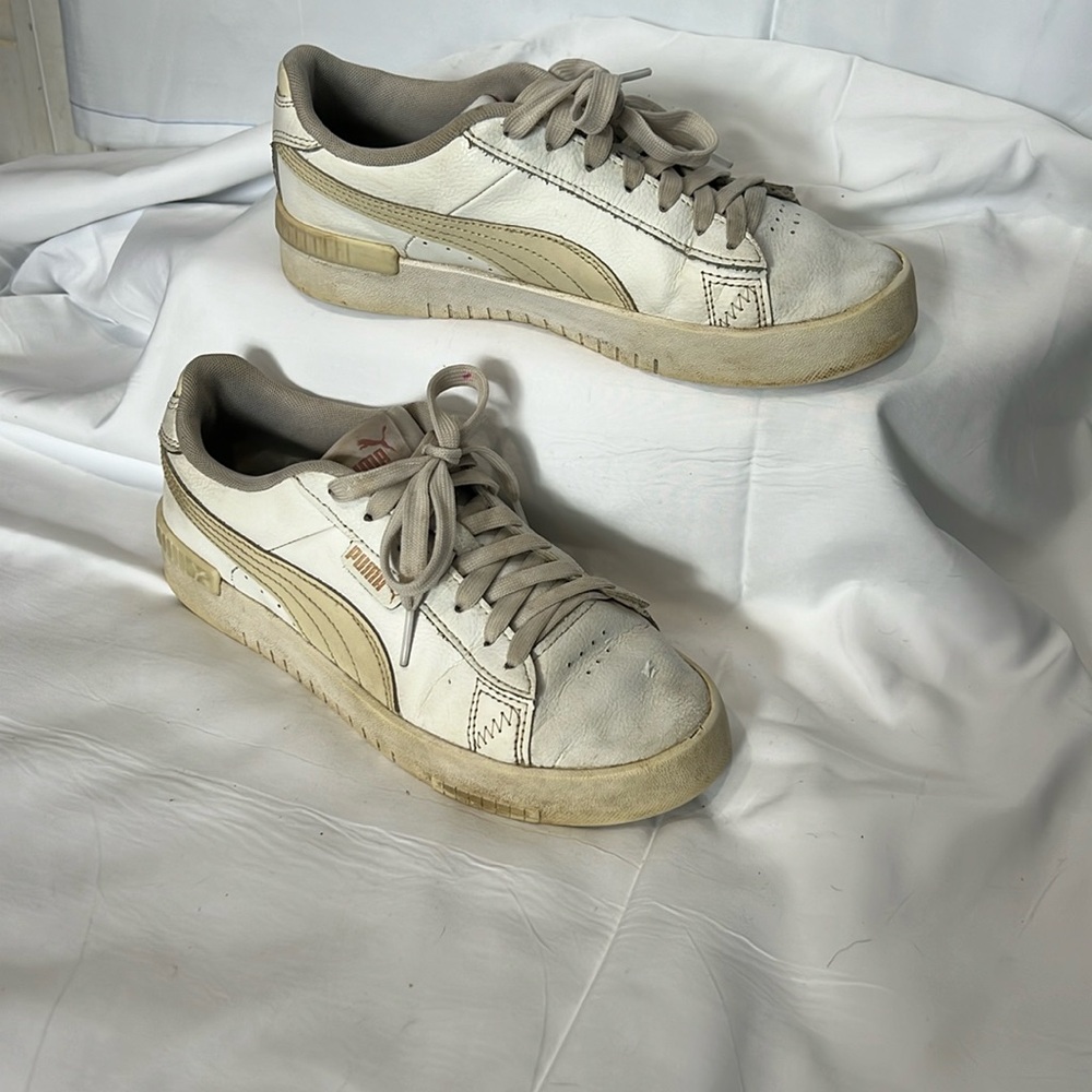Pumas white 8